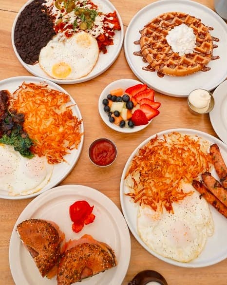 Halal brunch plate at iJava